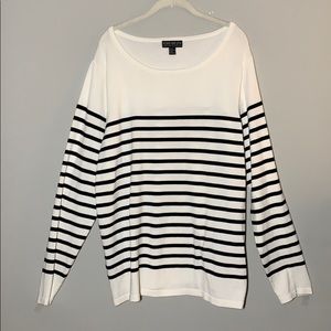 Black and white stripe stripe sweatshirt!